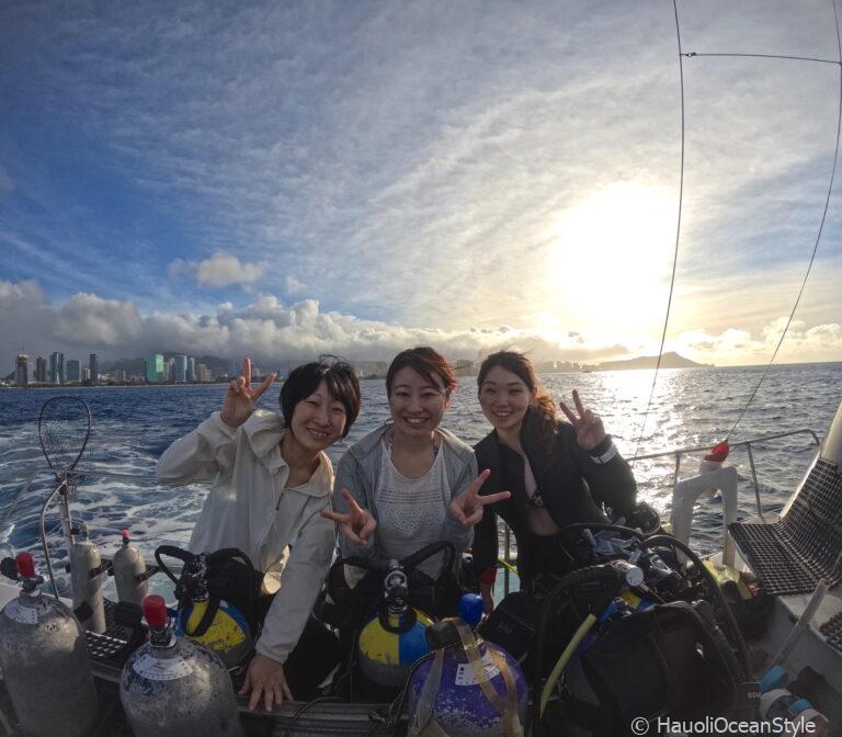 Read more about the article 仲良しなお友達とワイキキ沖で体験ボートダイビング!